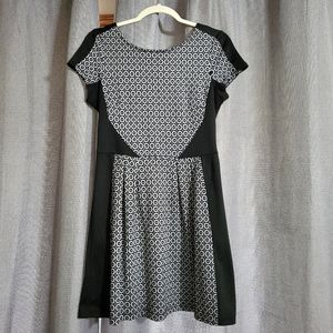 ⭐️3/$15 Paper Doll Patterned Dress